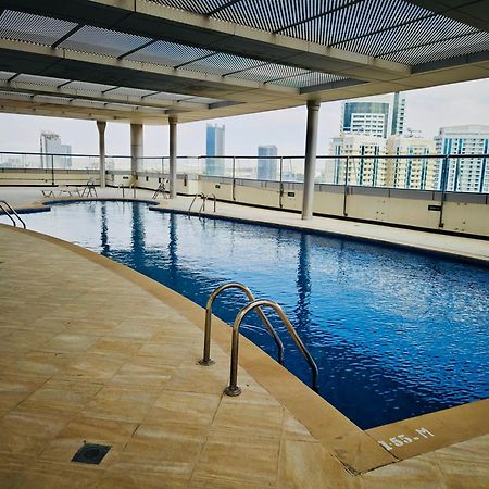 369 Stays- 1 Bedroom Apartment In Sports City Dubai Buitenkant foto