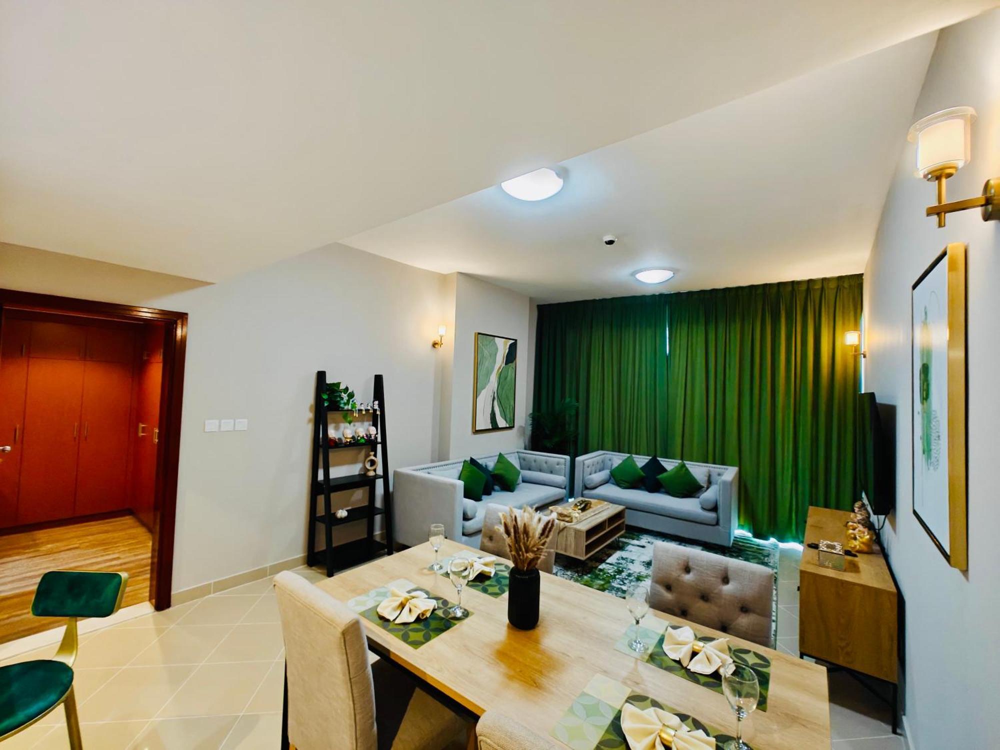 369 Stays- 1 Bedroom Apartment In Sports City Dubai Buitenkant foto